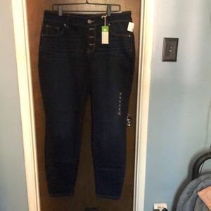 BNWT Maurice’s jeans. Size 16W LONG.